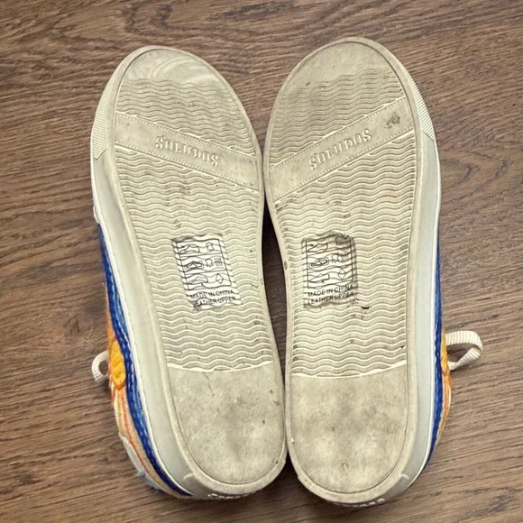 Sólidos Woman’s  White and Blue Sun and Moon Sneakers - Picture 4 of 6